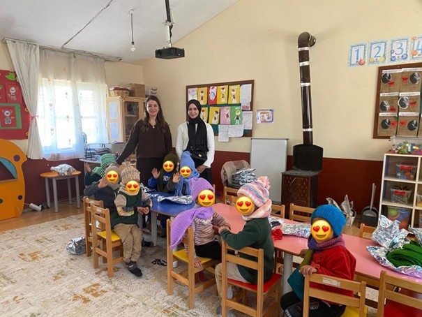 Köy Okullarına Anlamlı Dokunuş: Miniklerin İçini Isıttık